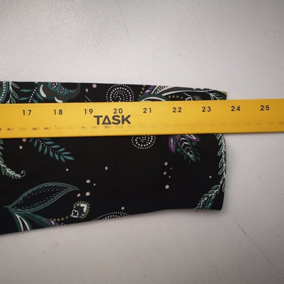 NWT Croft & Barrow Ladies Size Medium Black w/ Flowers Crew Neck T-shirt - Picture 10 of 11